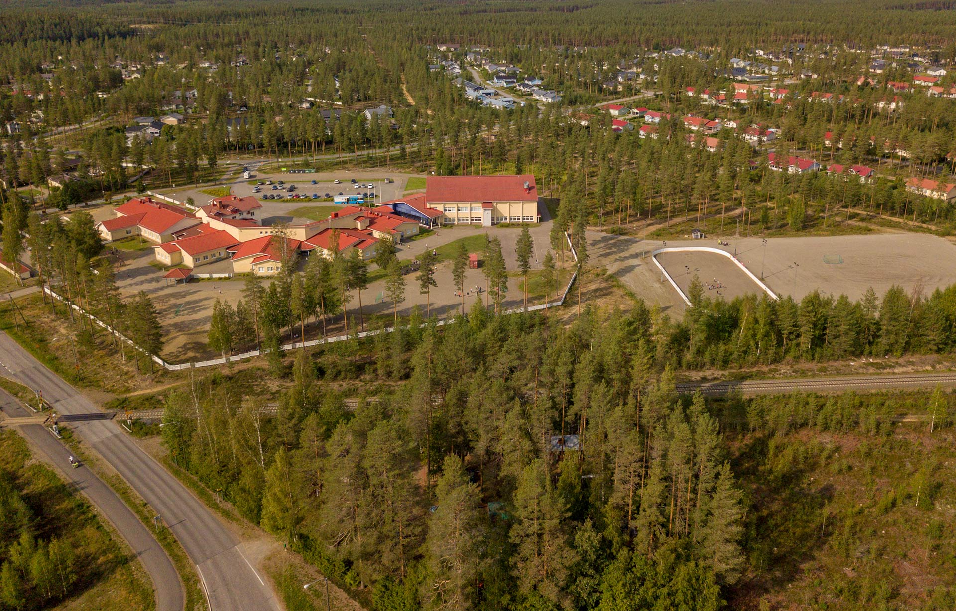 Kylmäojan koulun kokonaisuus